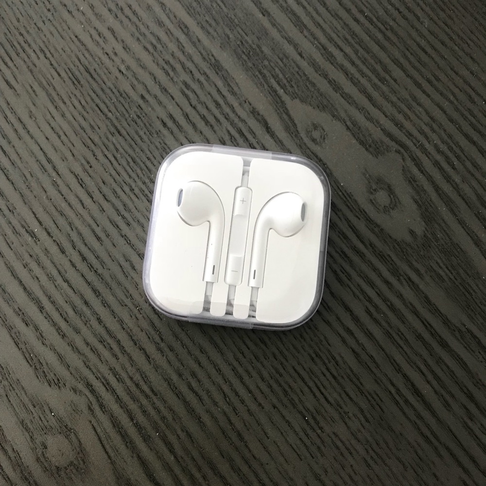 Apple EarPods 🎧